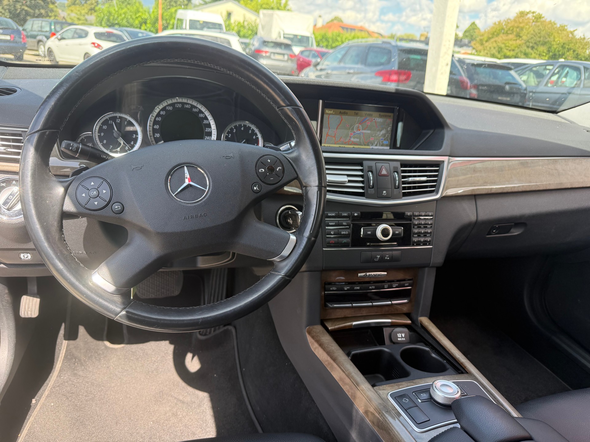 MERCEDES-BENZ E 350 4Matic 7G-Tronic-image-13