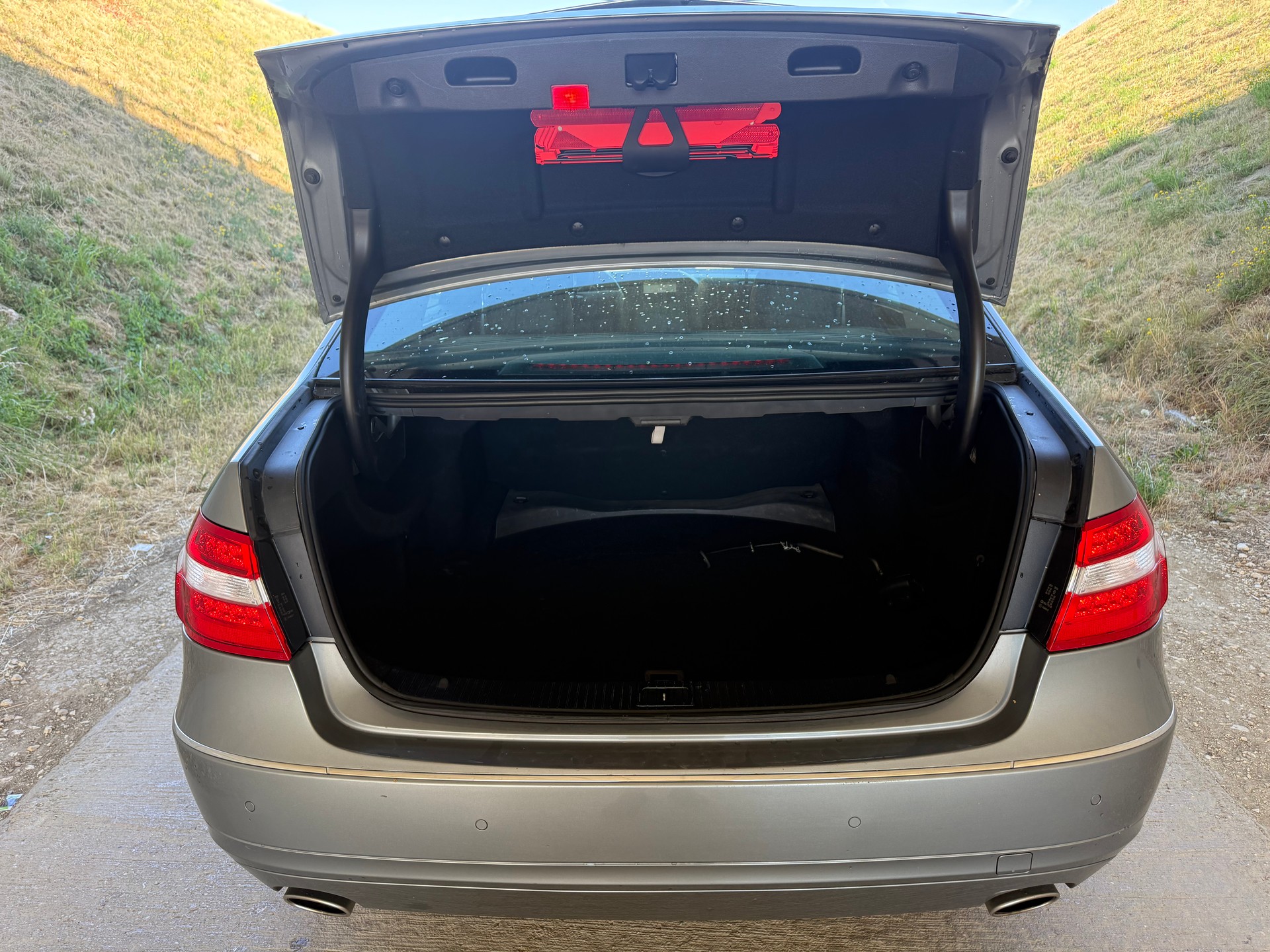 MERCEDES-BENZ E 350 4Matic 7G-Tronic-image-15