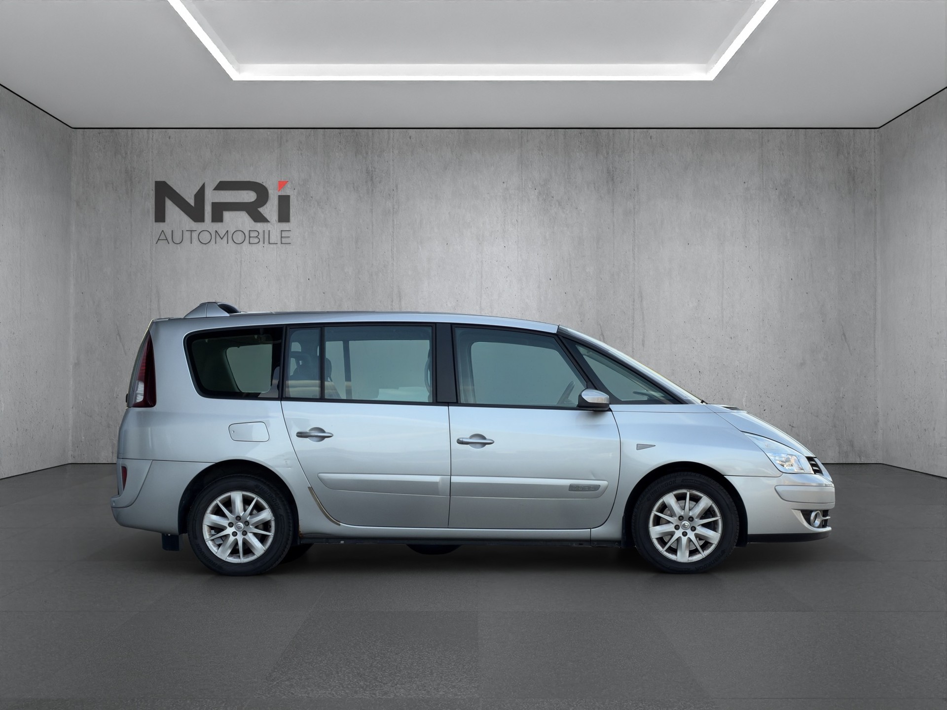 RENAULT Espace 2.0 dCi Swiss Edition-showroom-element-3
