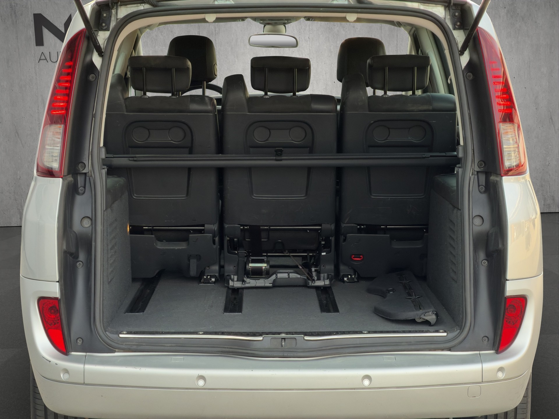 RENAULT Espace 2.0 dCi Swiss Edition-image-14