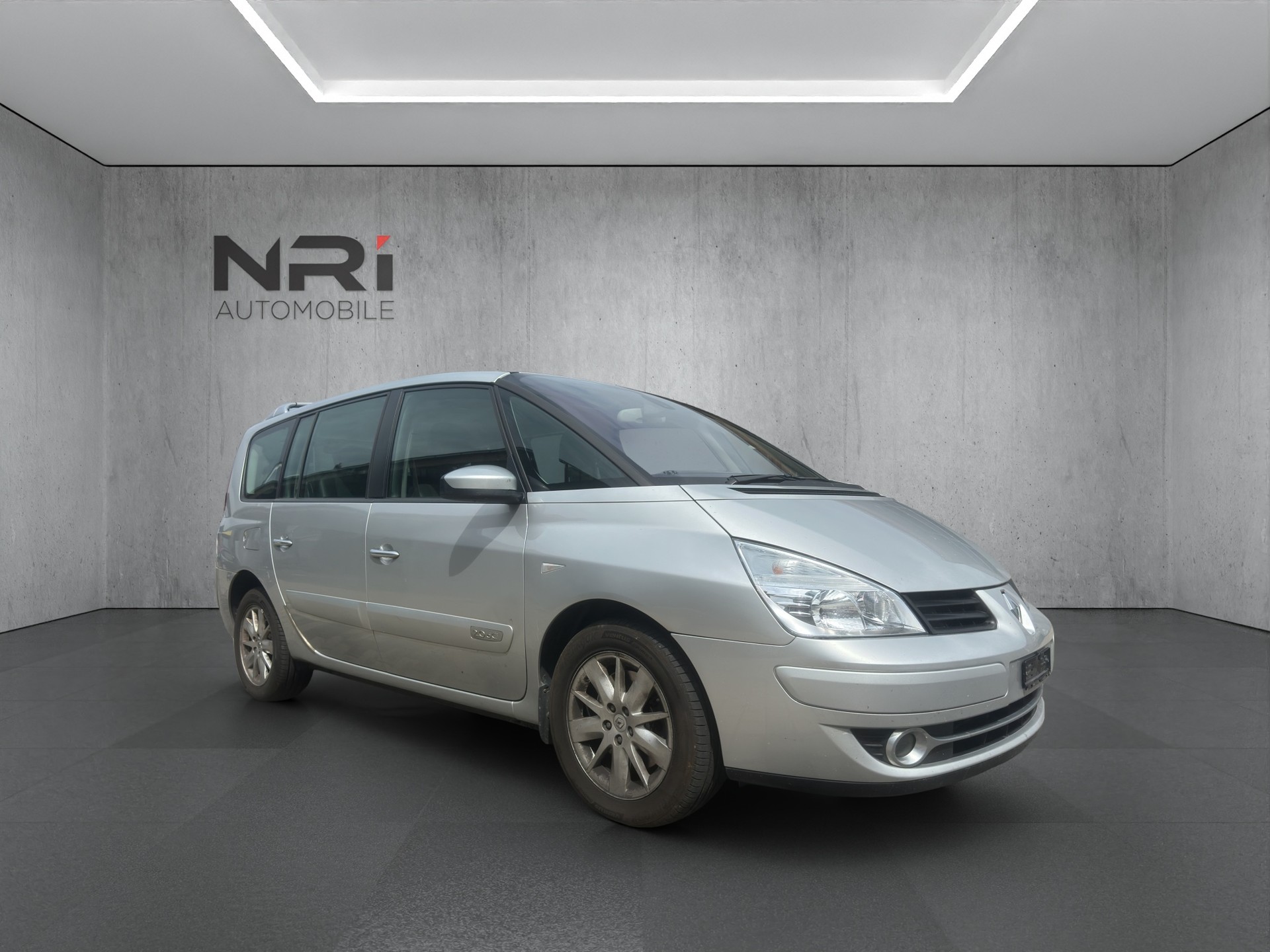 RENAULT Espace 2.0 dCi Swiss Edition-image-2