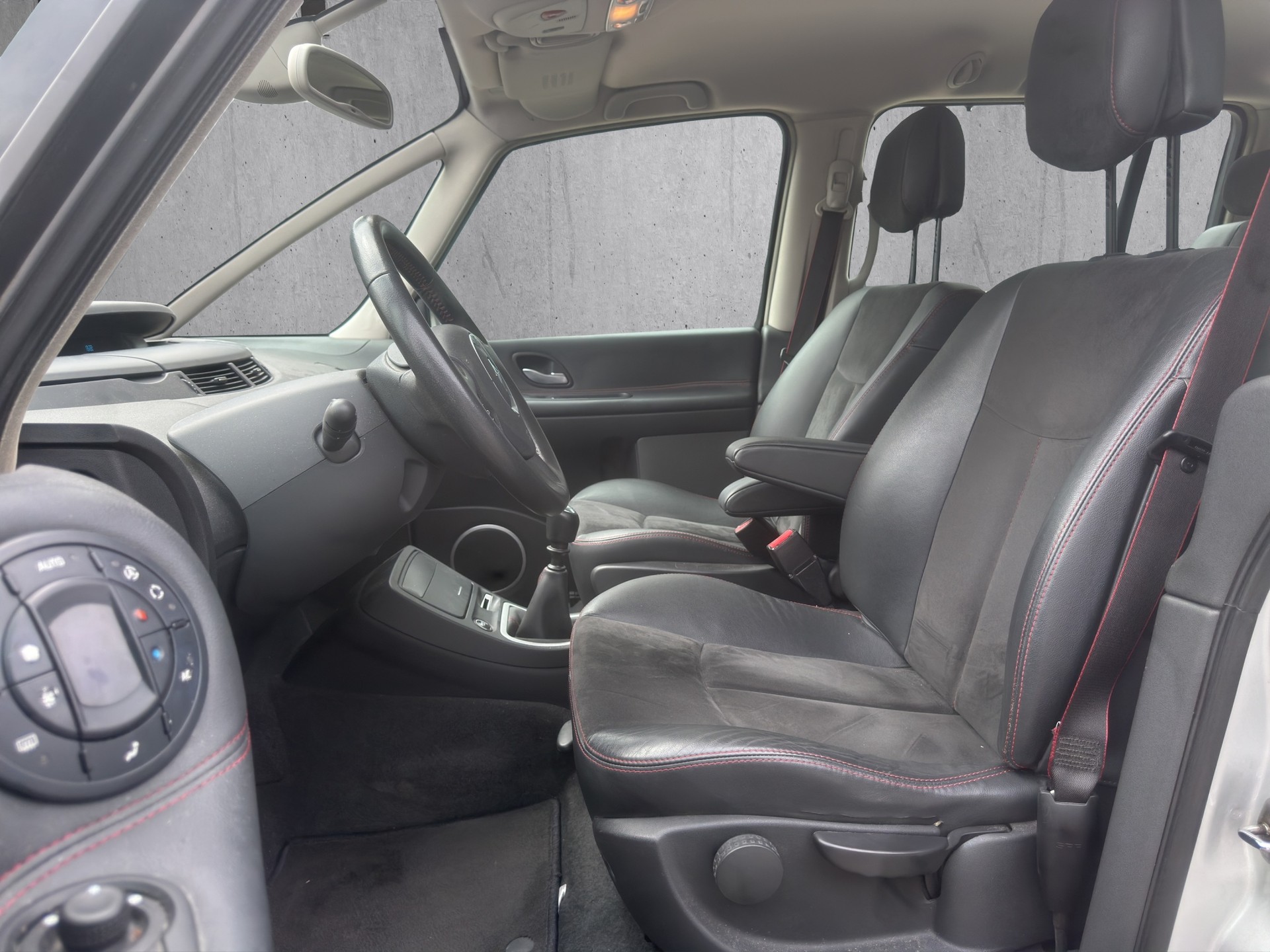 RENAULT Espace 2.0 dCi Swiss Edition-image-10