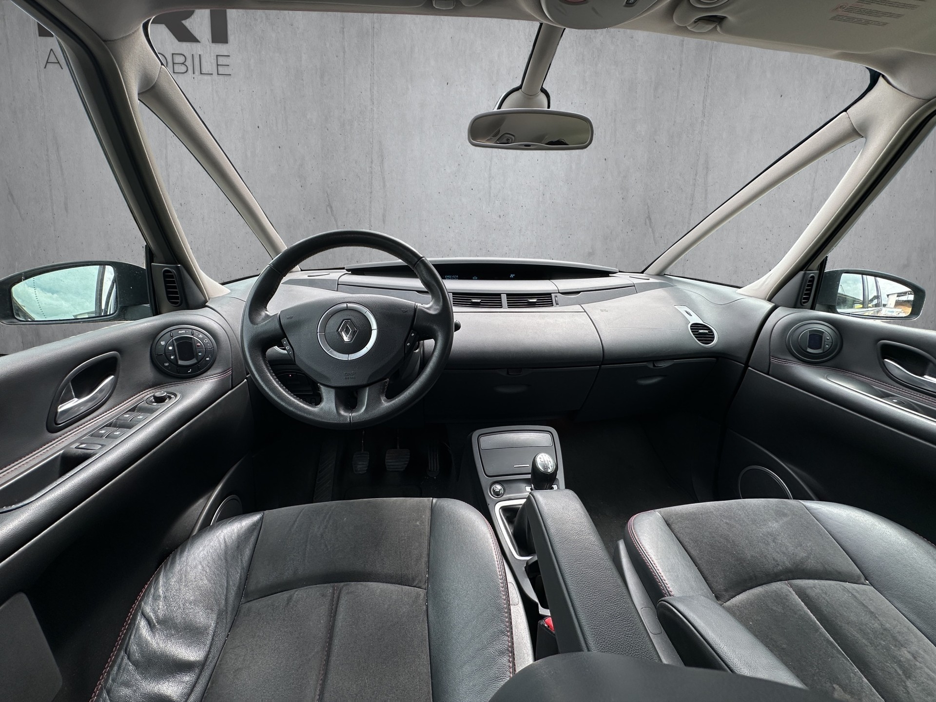 RENAULT Espace 2.0 dCi Swiss Edition-image-9