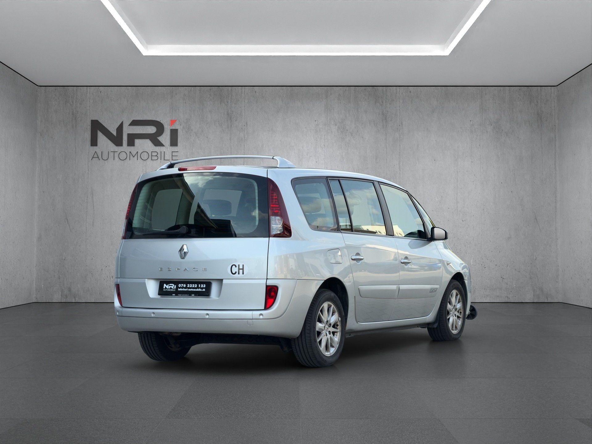 RENAULT Espace 2.0 dCi Swiss Edition-image-4