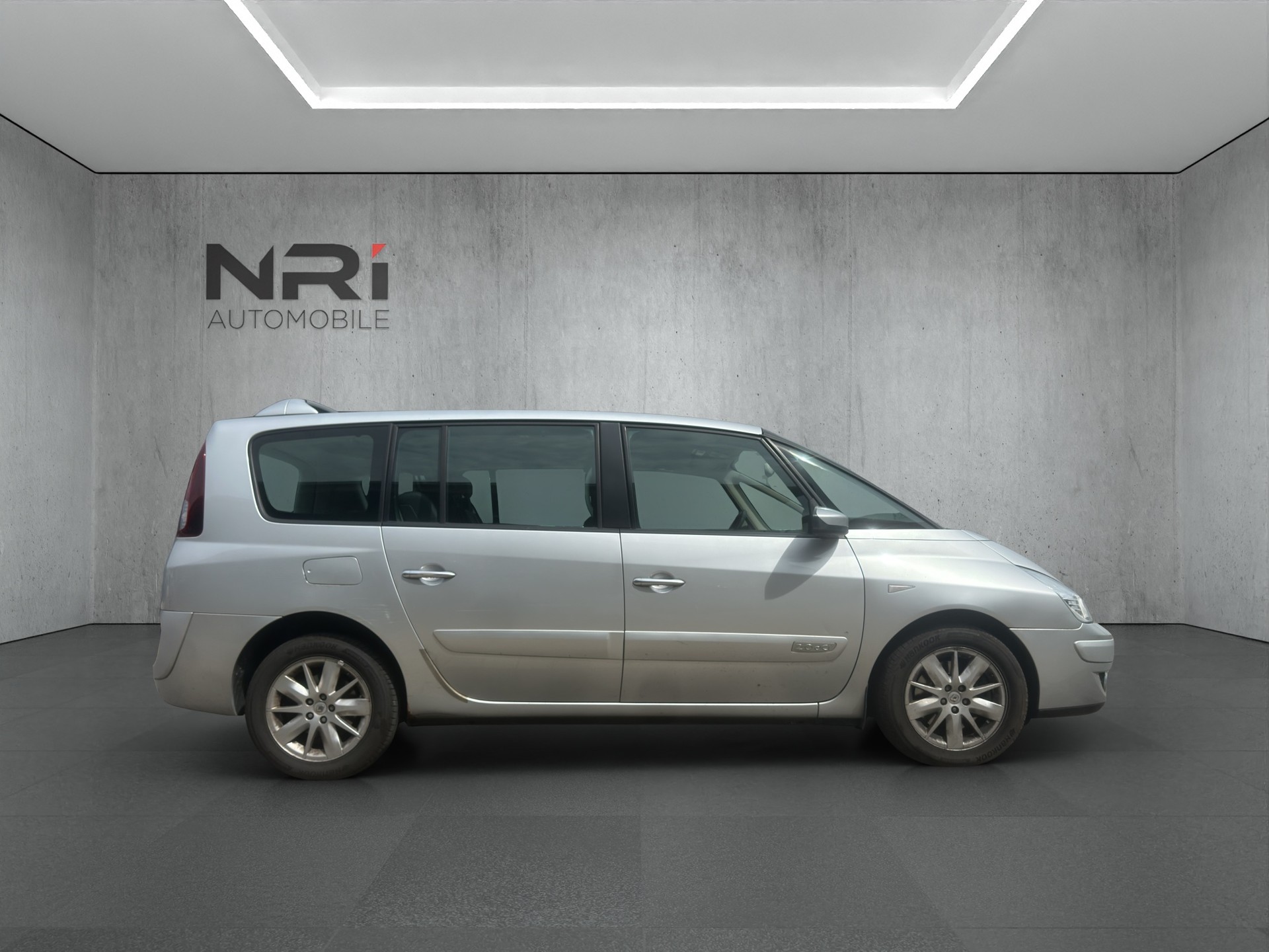 RENAULT Espace 2.0 dCi Swiss Edition-image-3