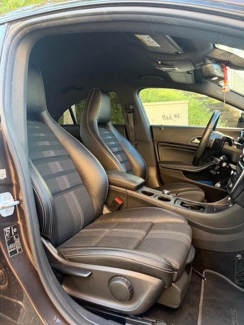 MERCEDES-BENZ CLA 200 Night Star 7G-DCT-image-7