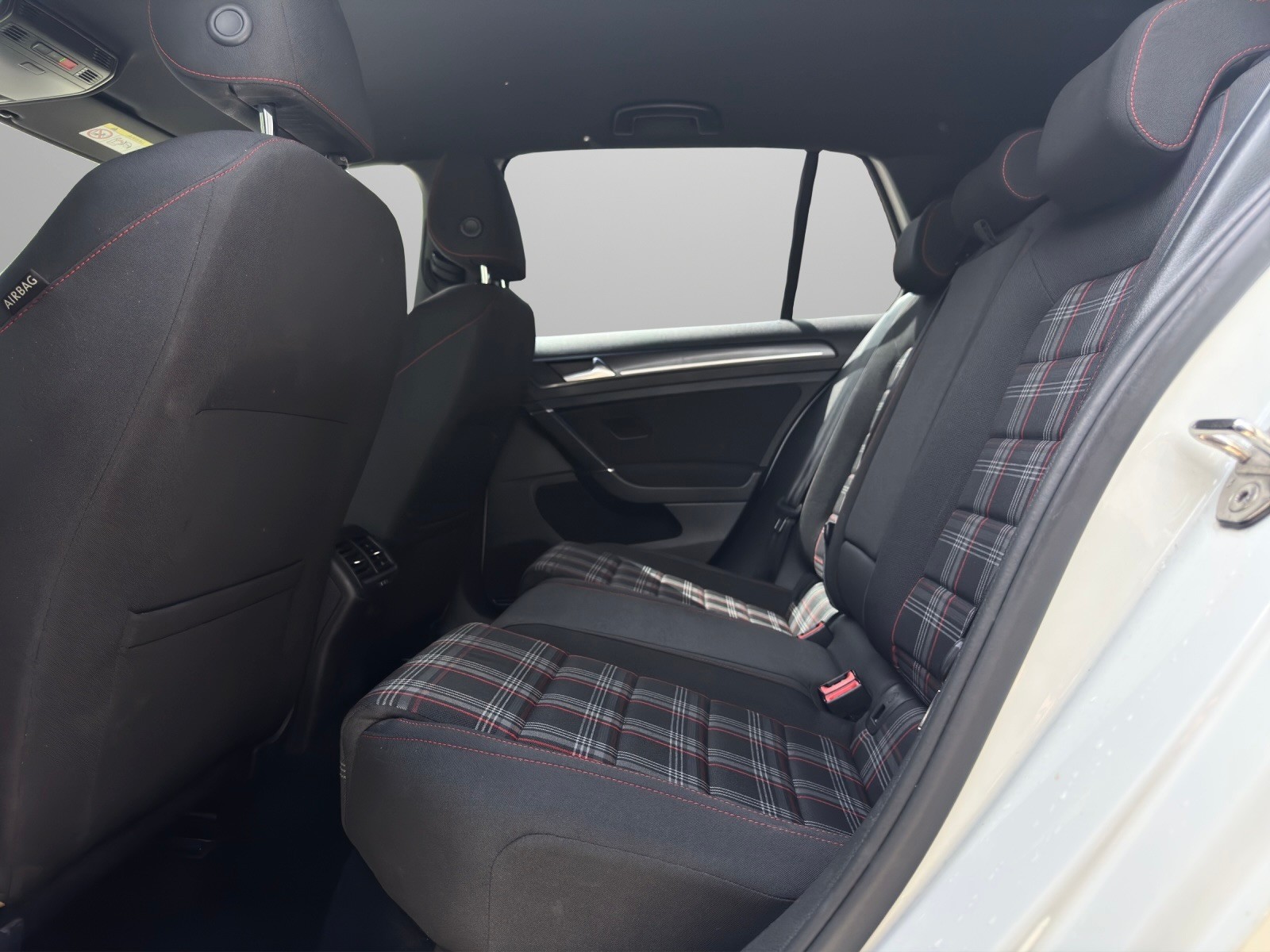 VW Golf 2.0 TSI GTI Performance DSG-image-10