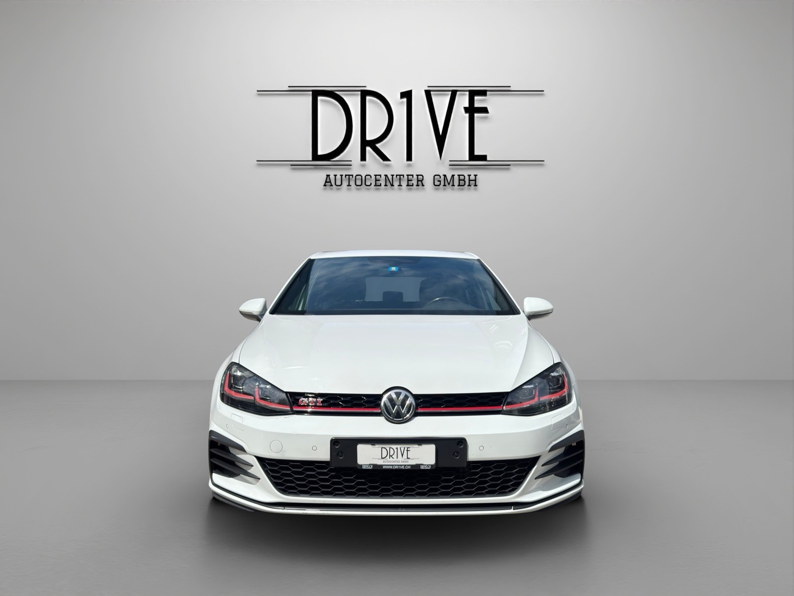 VW Golf 2.0 TSI GTI Performance DSG-image-1
