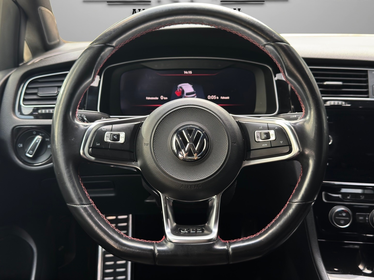 VW Golf 2.0 TSI GTI Performance DSG-image-9