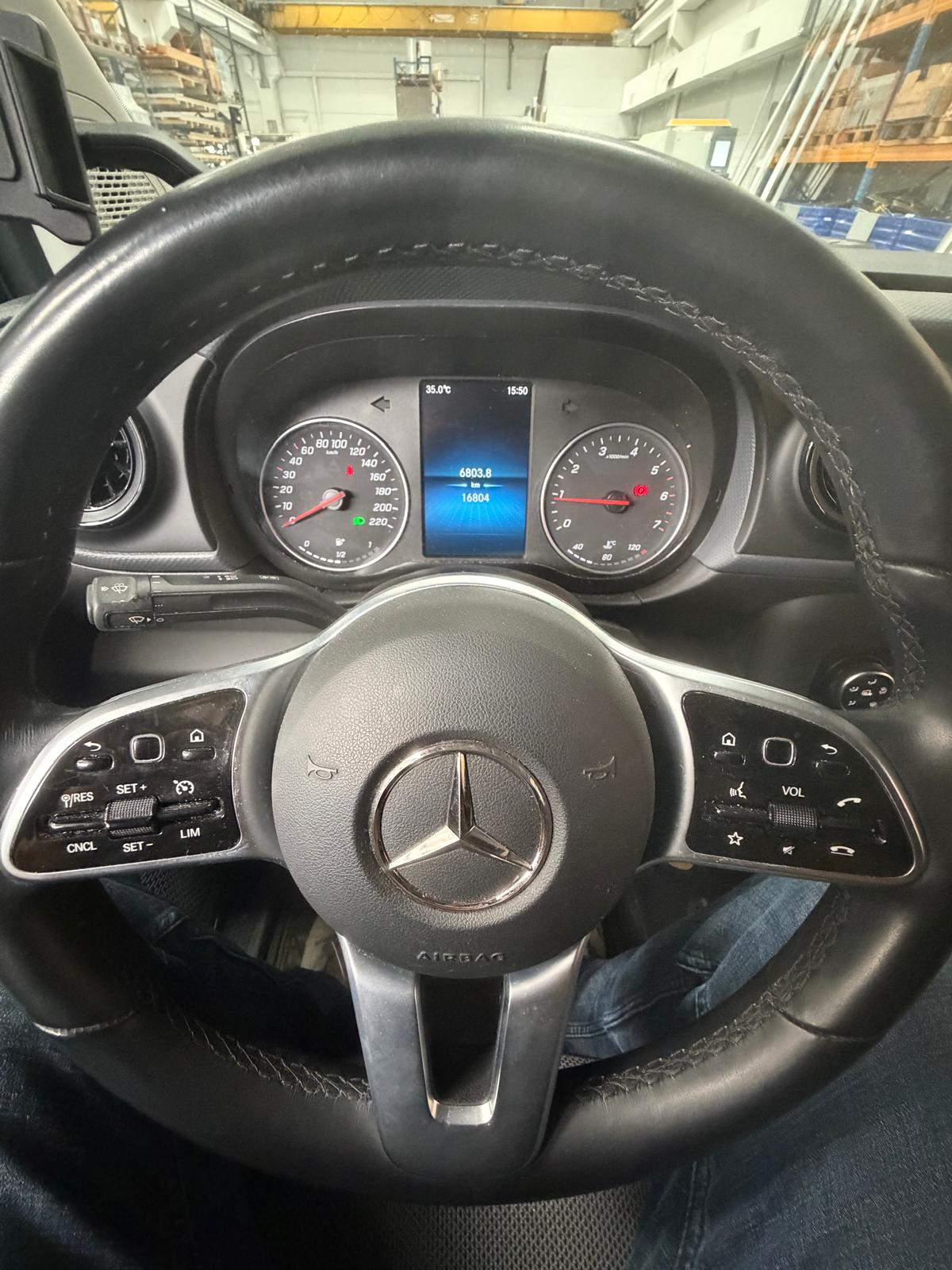 MERCEDES-BENZ 1.4-image-9