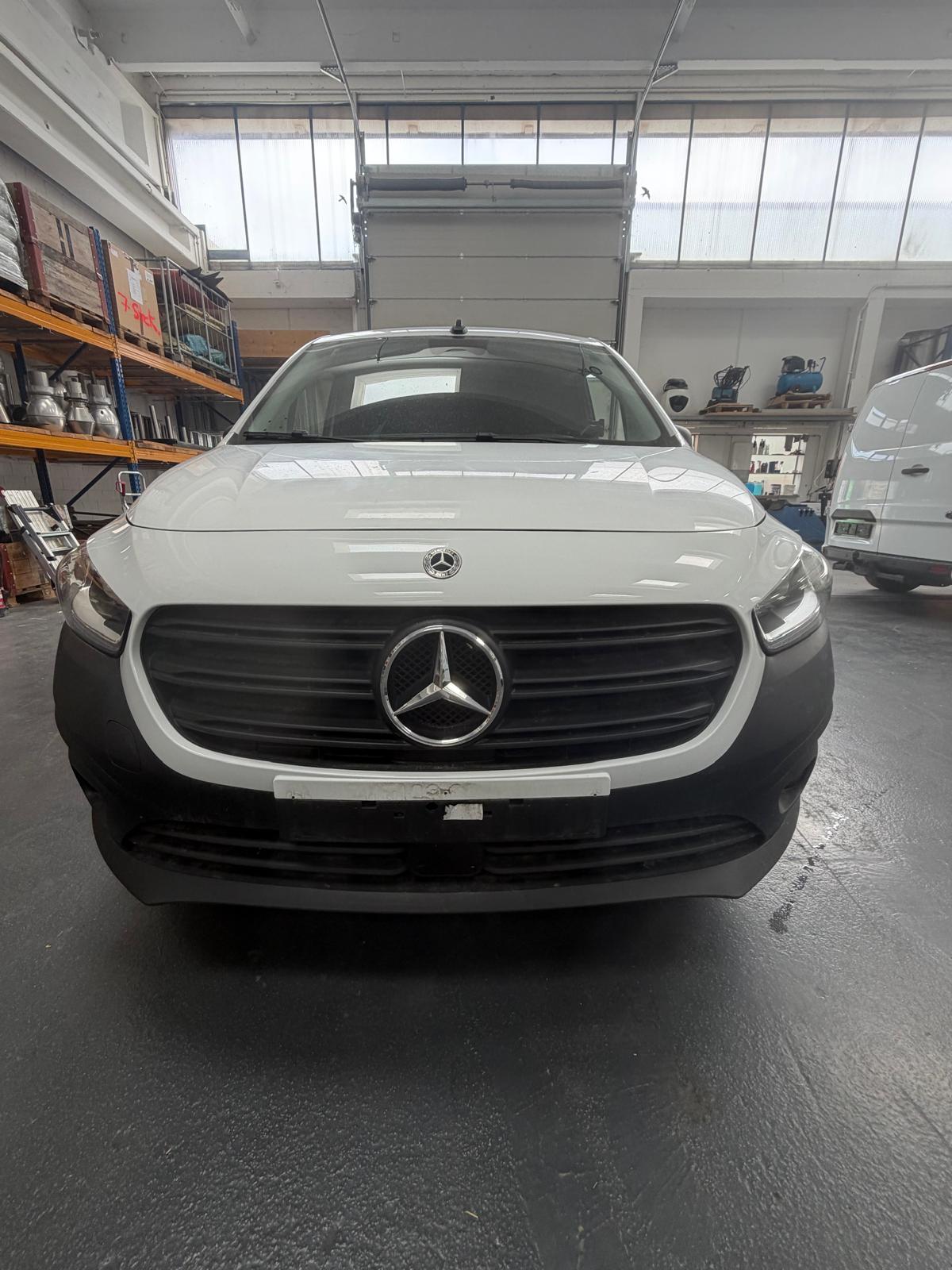 MERCEDES-BENZ 1.4