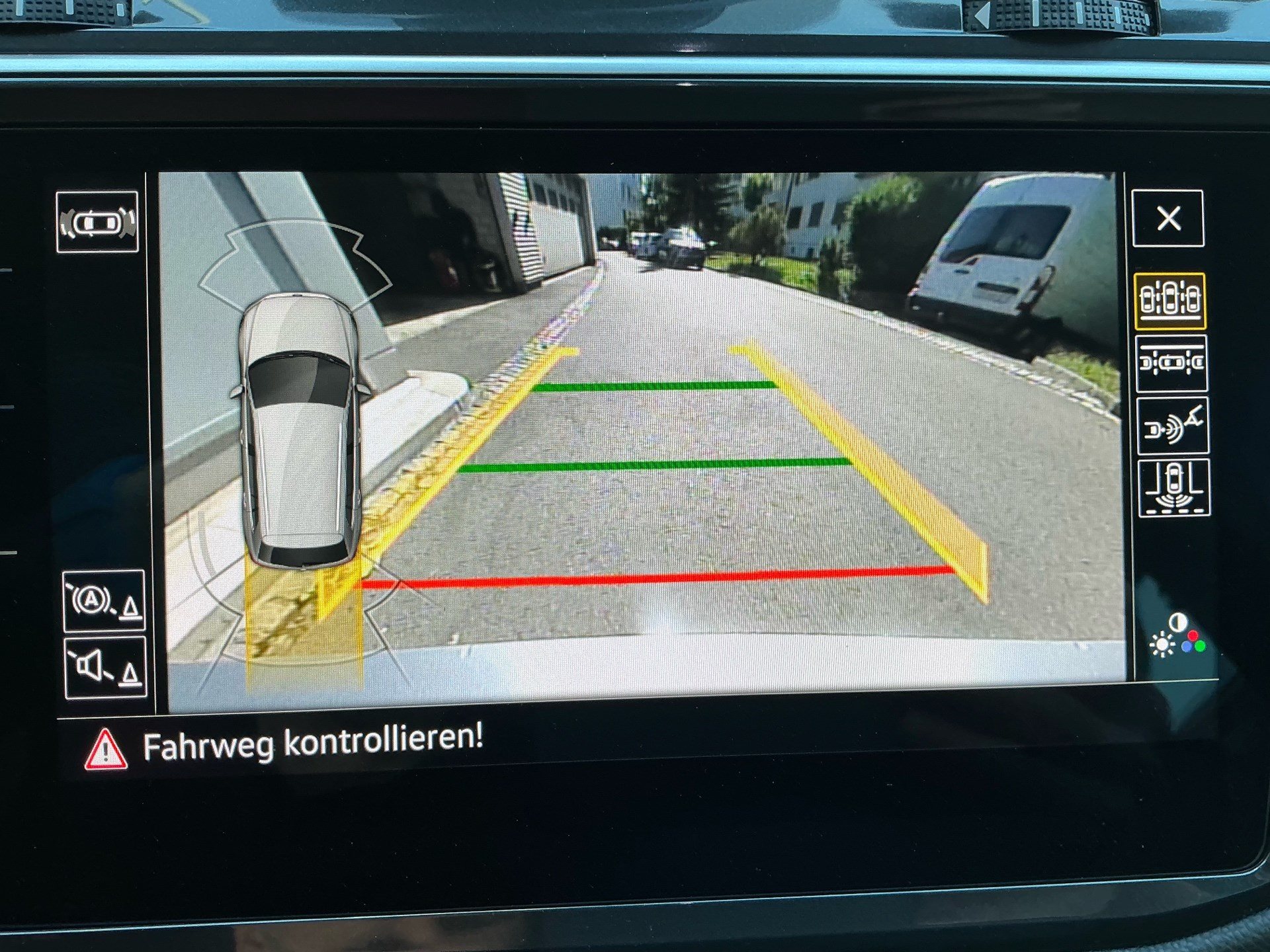 VW Tiguan Allspace R-Line 4Motion-image-16