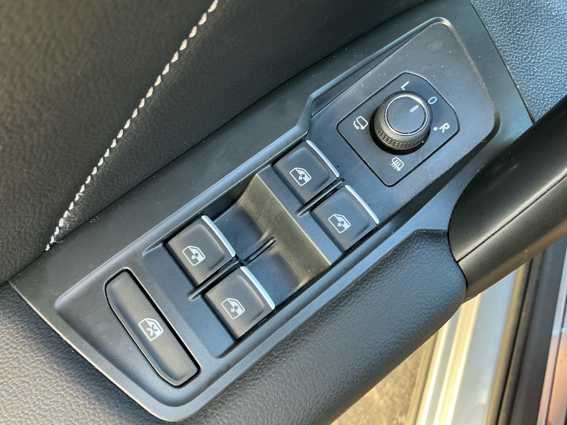 VW Tiguan Allspace R-Line 4Motion-image-24