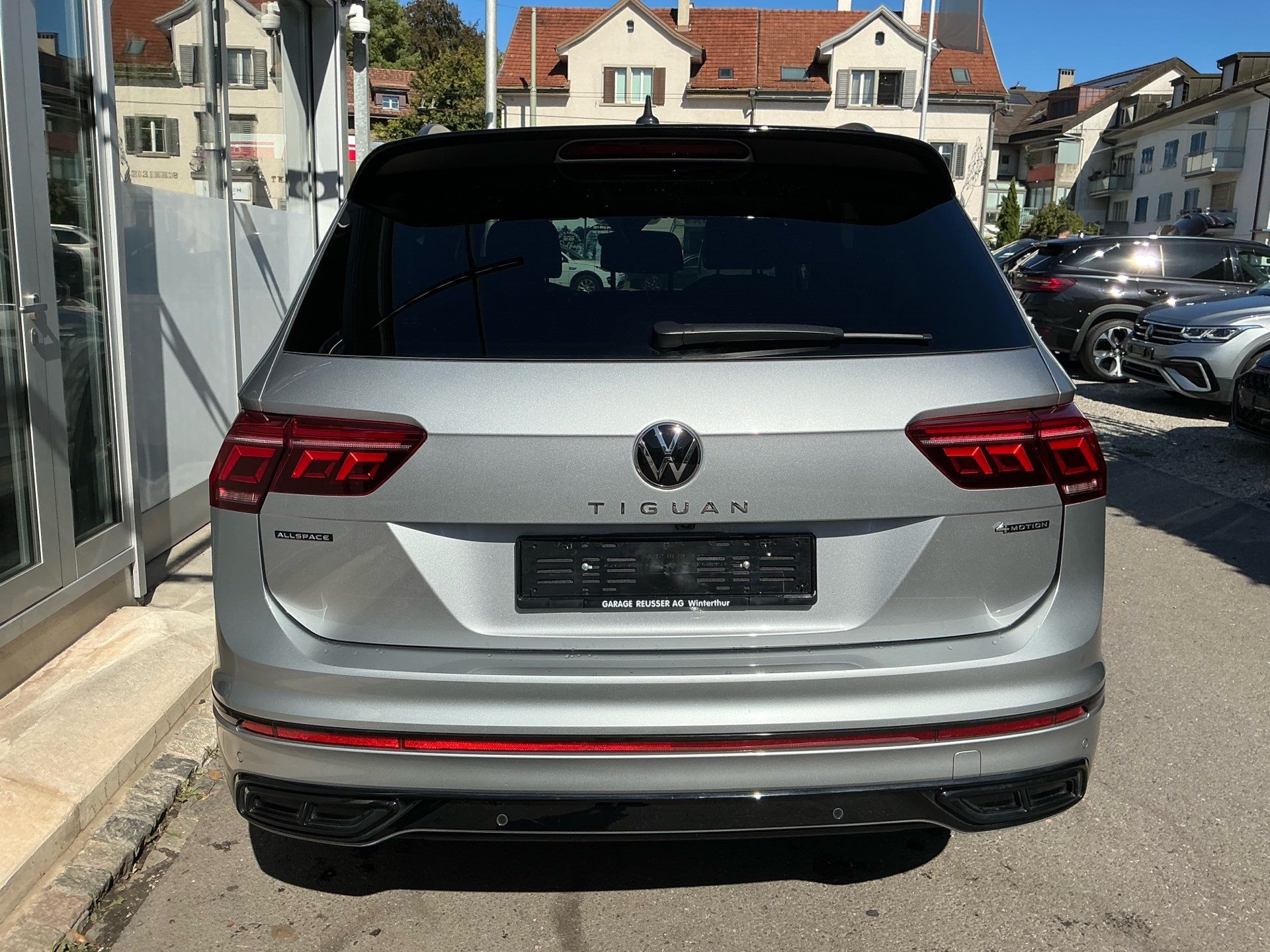 VW Tiguan Allspace R-Line 4Motion-image-4