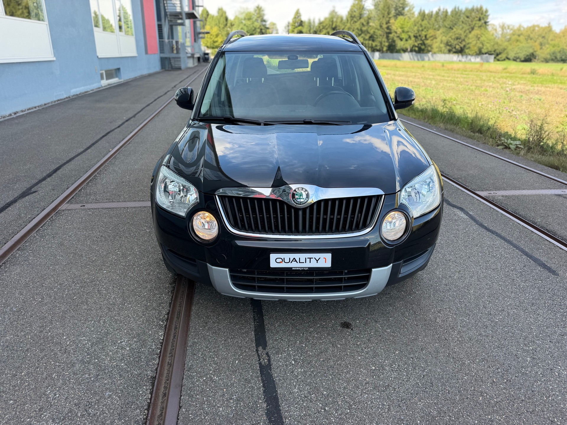 SKODA Yeti 2.0 TDI Elegance 4x4 DSG-showroom-element-1