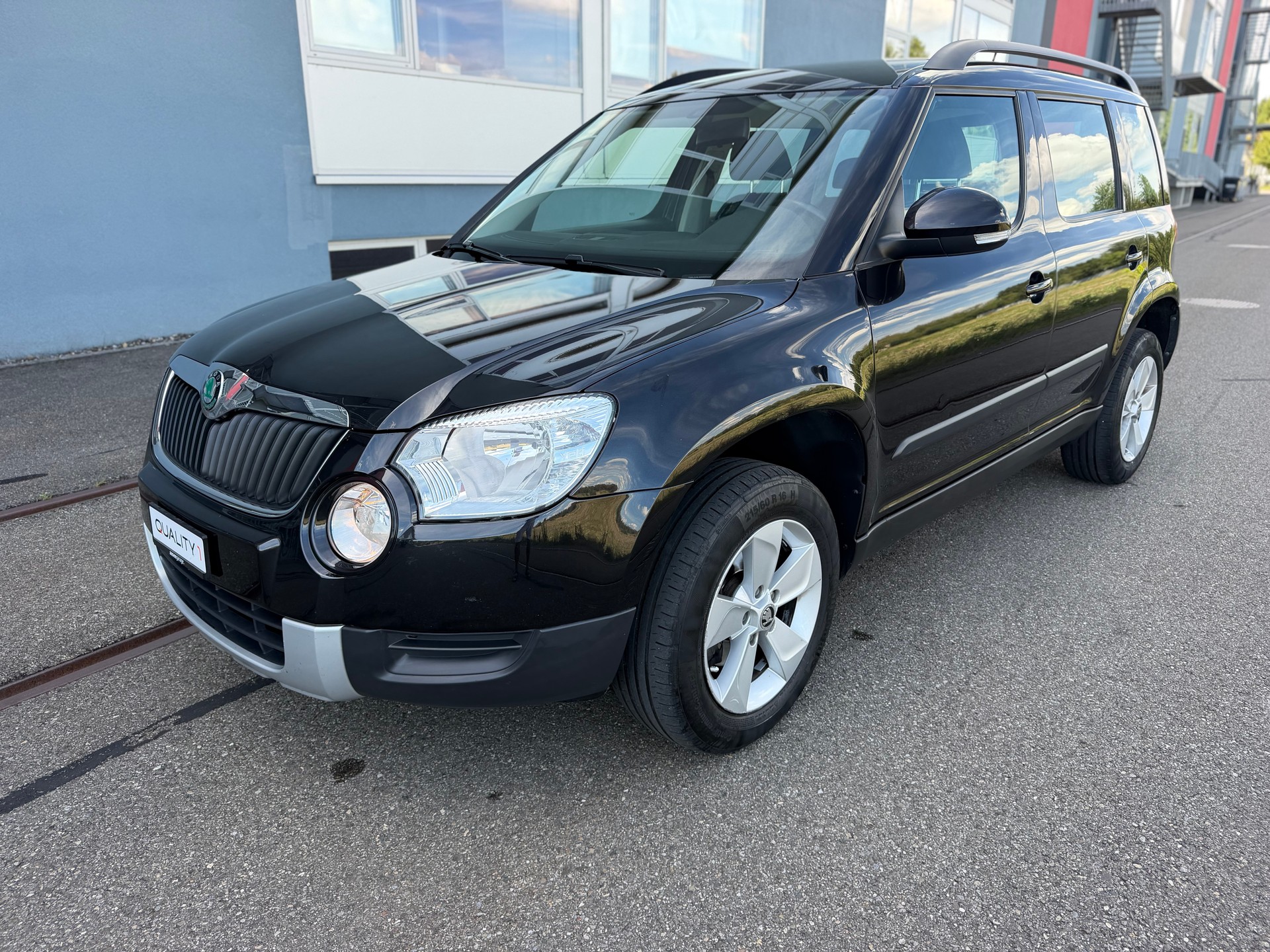 SKODA Yeti 2.0 TDI Elegance 4x4 DSG-image-17