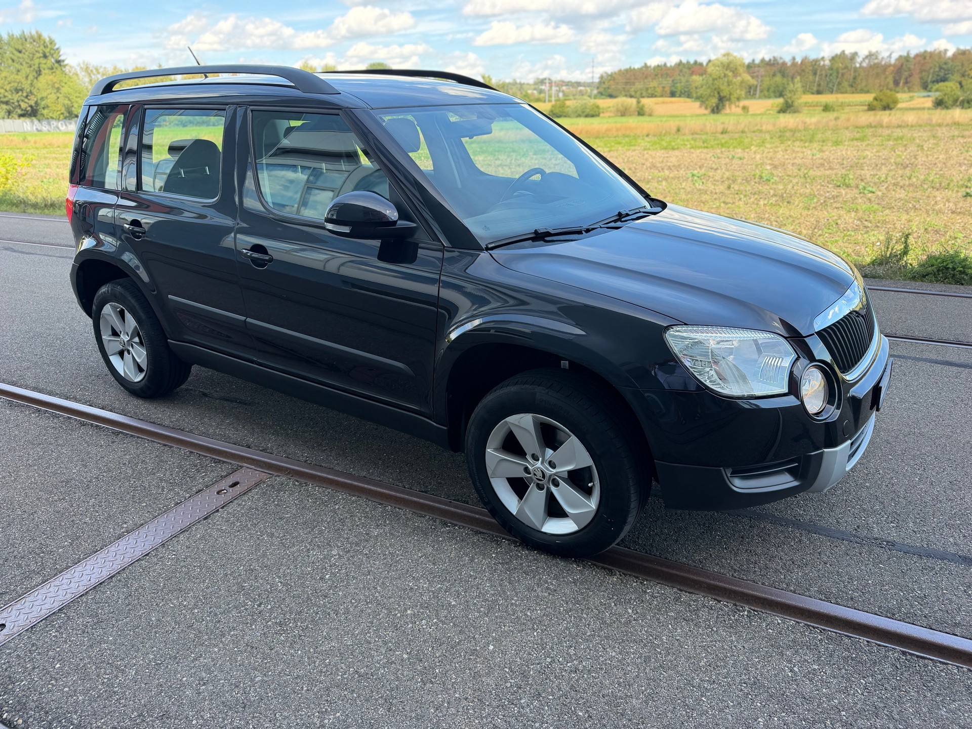 SKODA Yeti 2.0 TDI Elegance 4x4 DSG-showroom-element-2