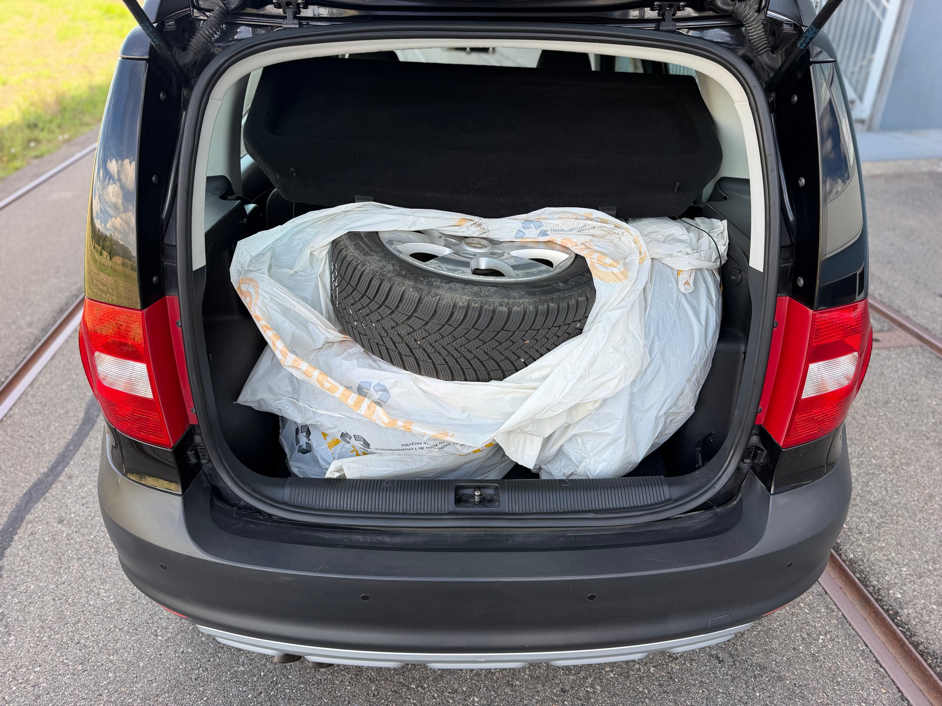 SKODA Yeti 2.0 TDI Elegance 4x4 DSG-image-8