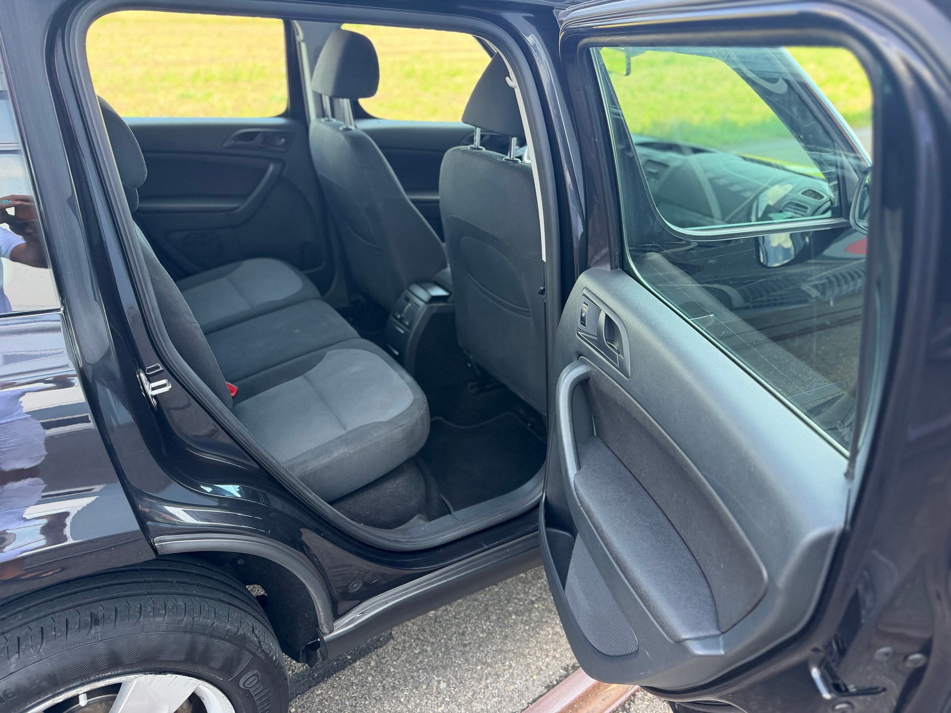SKODA Yeti 2.0 TDI Elegance 4x4 DSG-image-9
