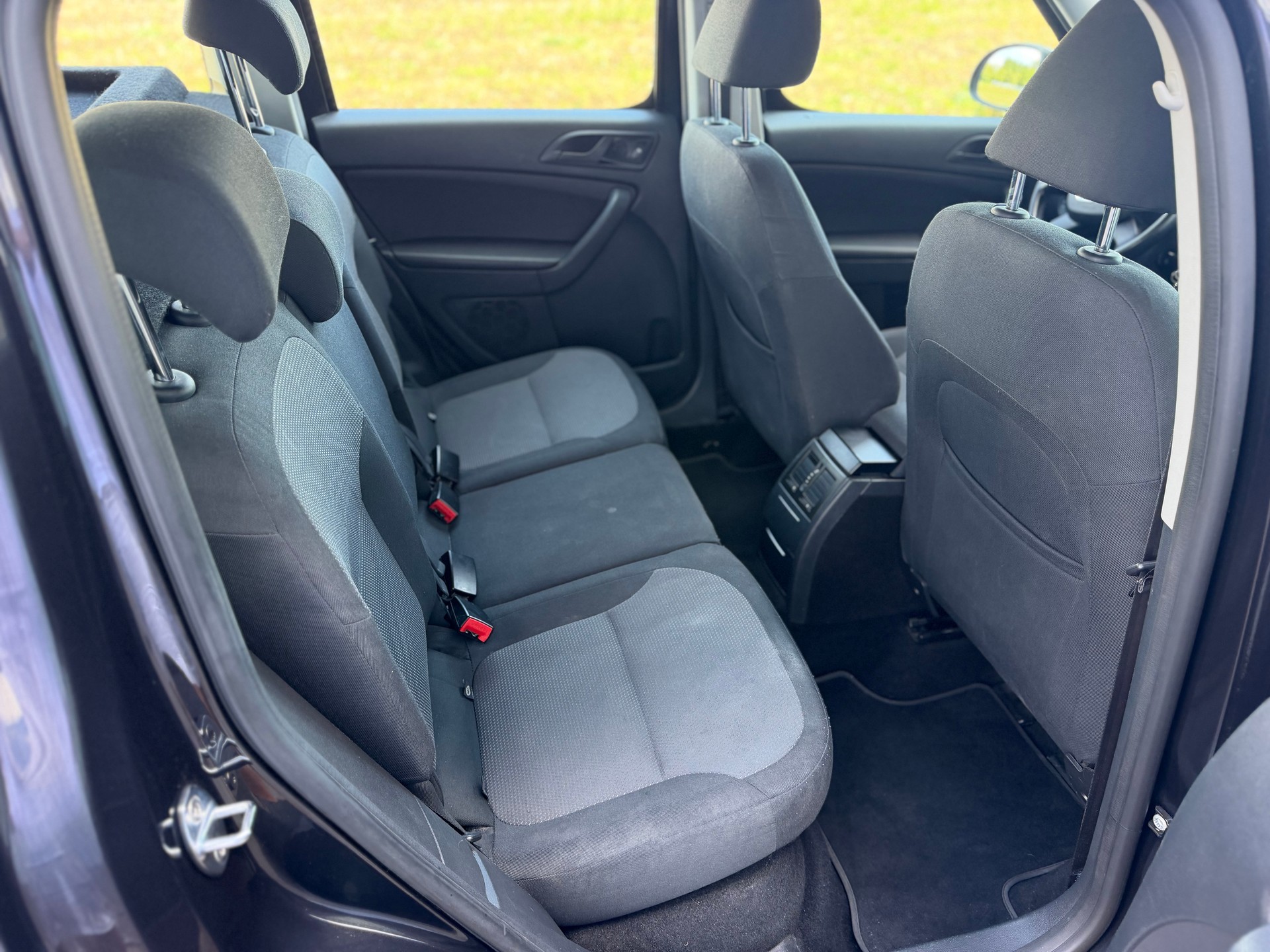 SKODA Yeti 2.0 TDI Elegance 4x4 DSG-image-10