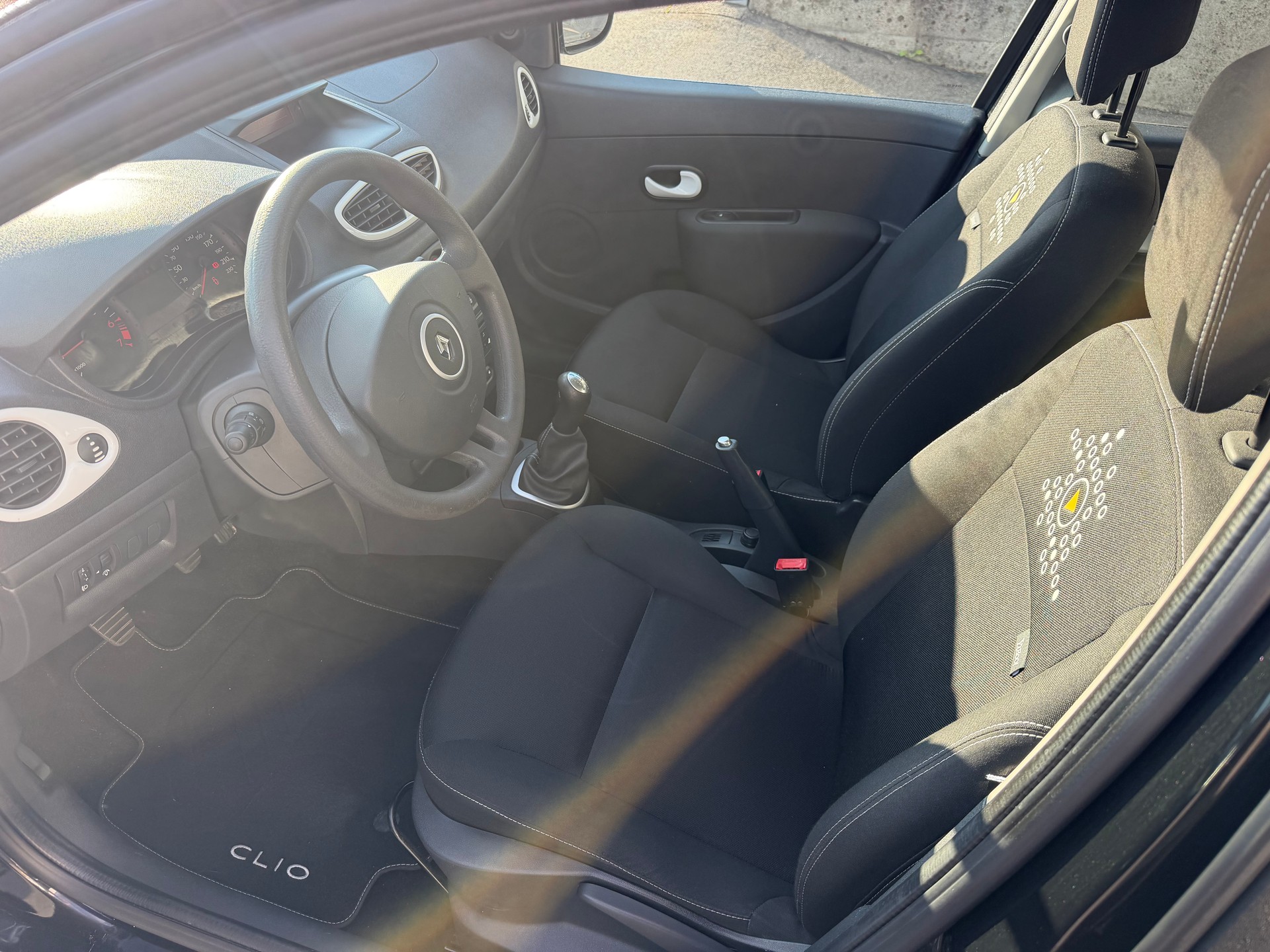 RENAULT Clio 1.2 16V Yahoo+++ANHÄNGERKUPPLUNG 1200KG+++-image-5