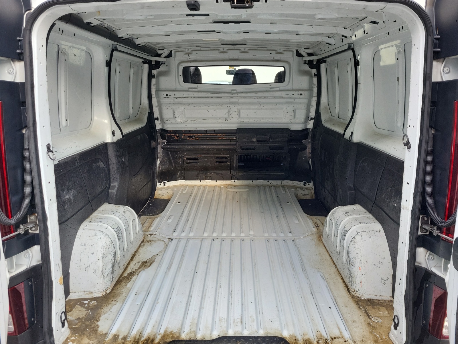 NISSAN NV300 dCi 120 2.7 L1H1 Eco-image-15