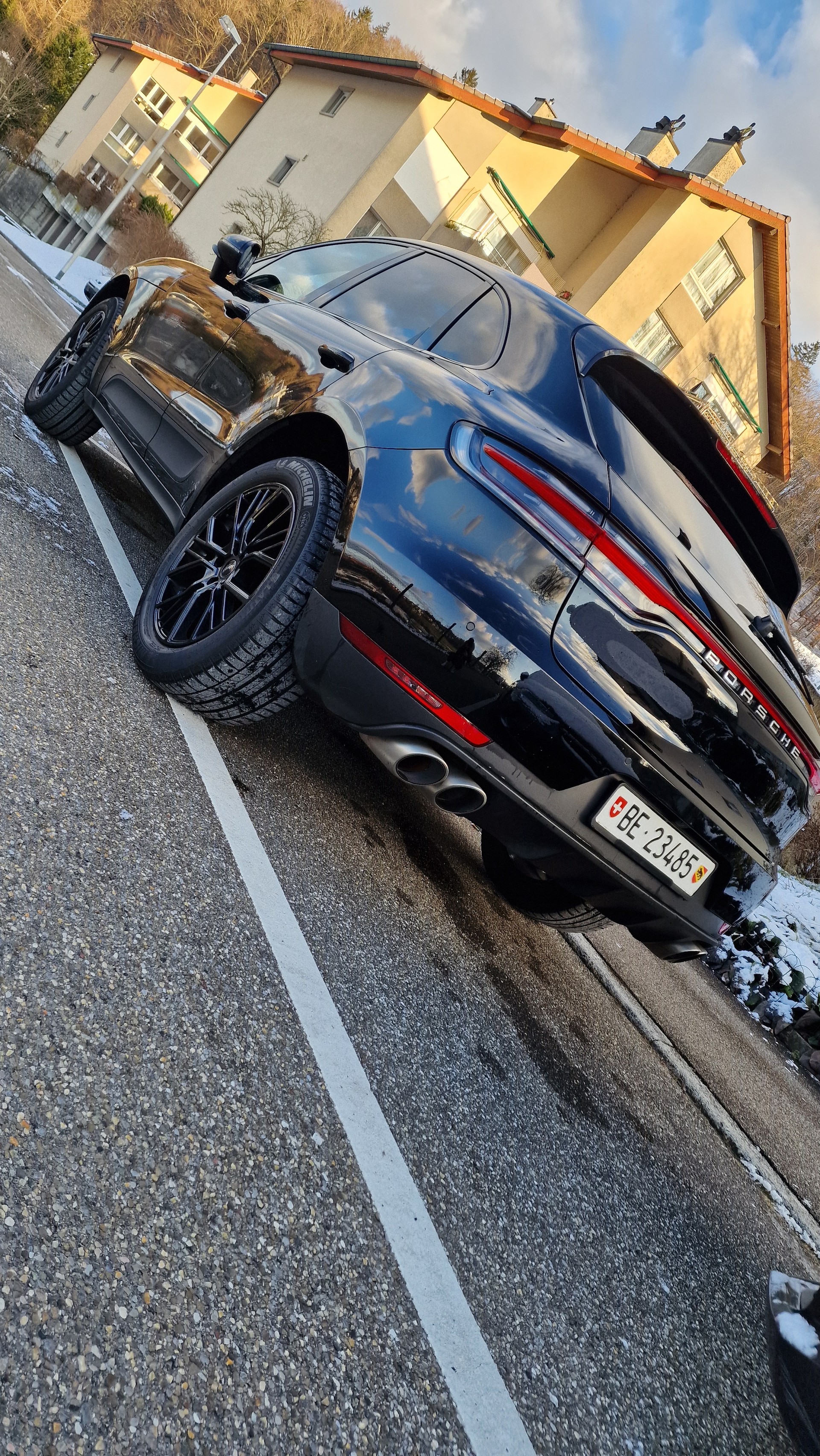 PORSCHE 3.0 V6 S-image-1