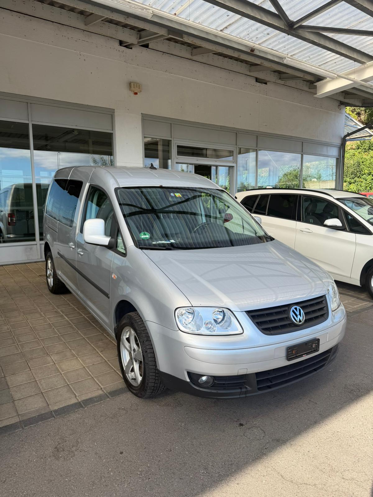 VW Caddy Maxi Life 1.9TDI A-image-0