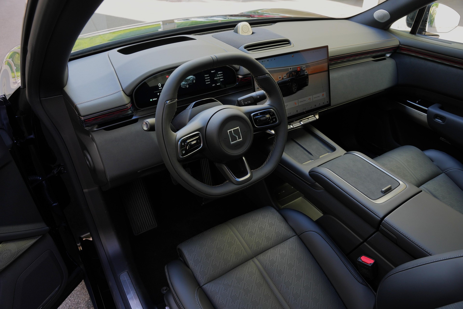 ZEEKR 7X Privilege AWD-image-4
