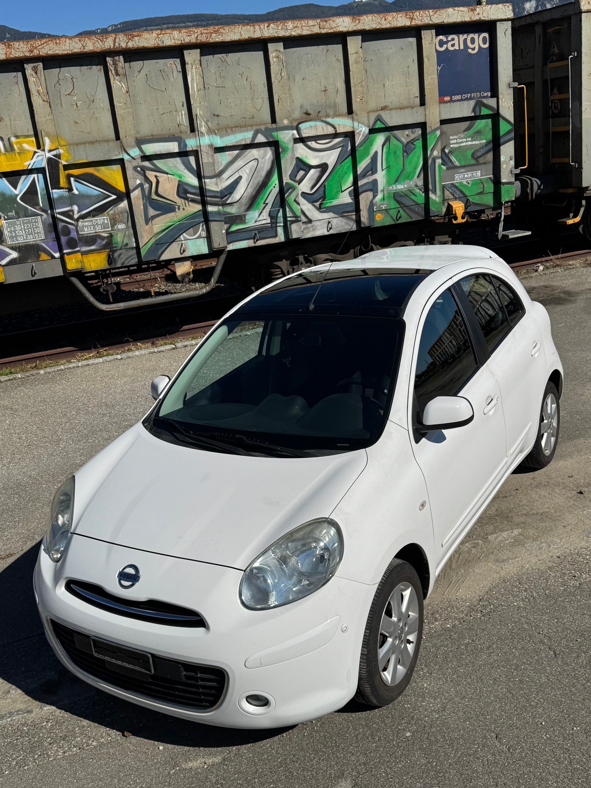 NISSAN MICRA-showroom-element-1