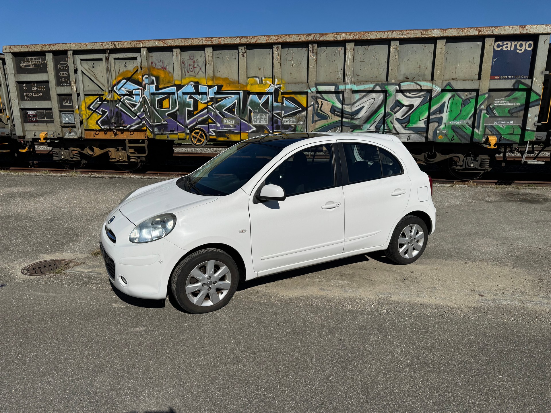 NISSAN MICRA-showroom-element-2