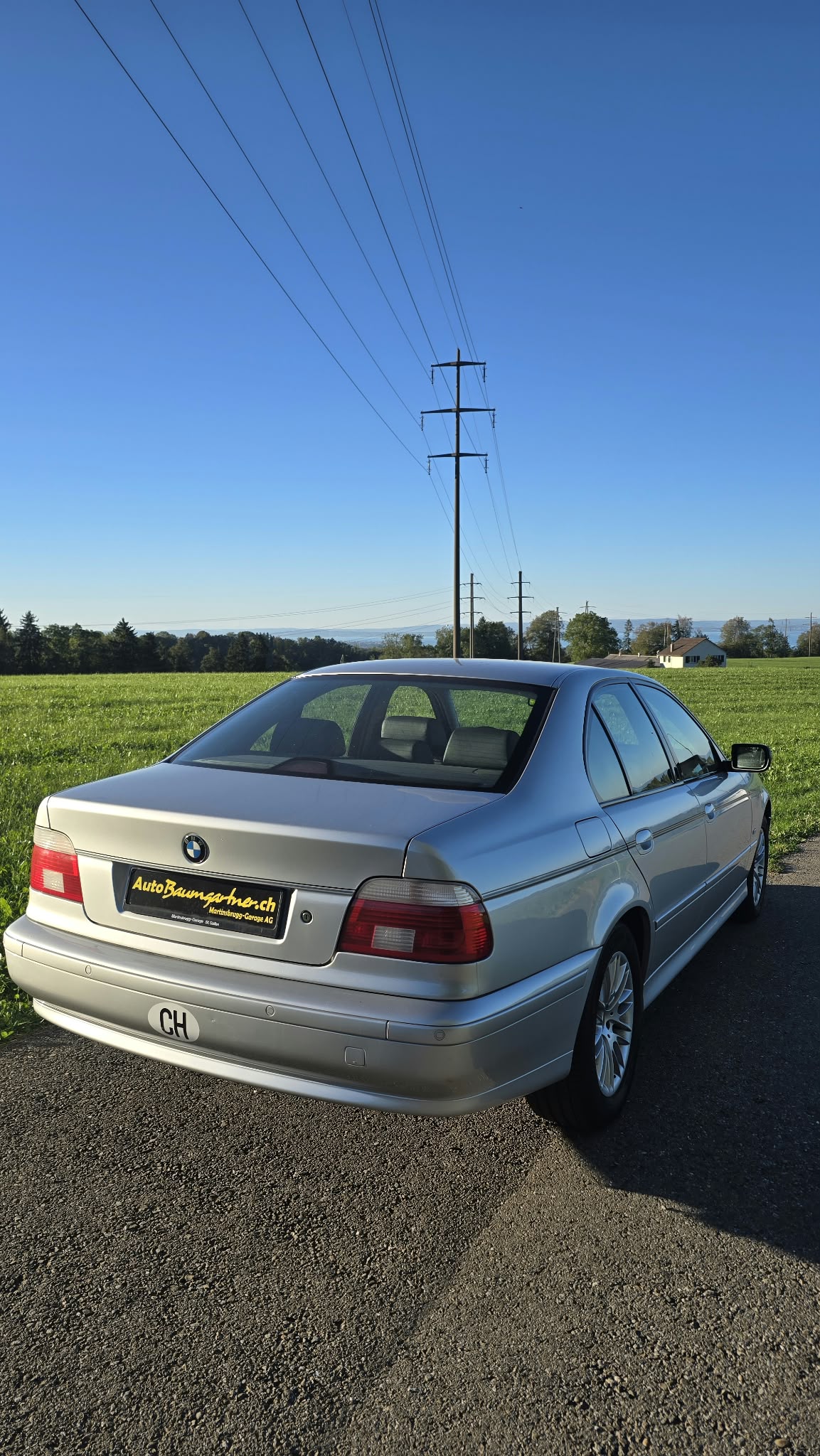BMW 540i-image-9