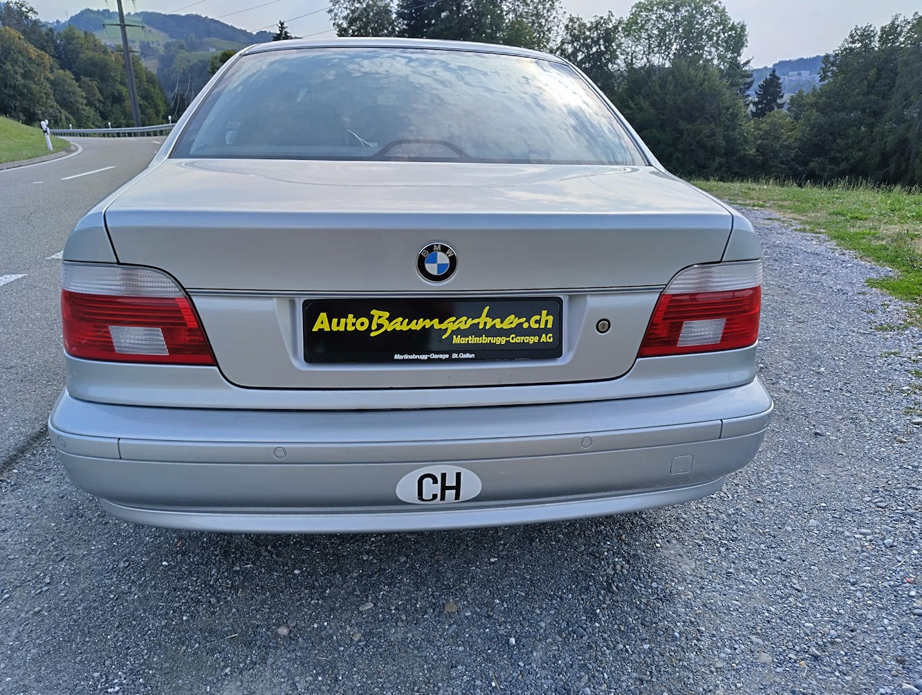 BMW 540i-image-3