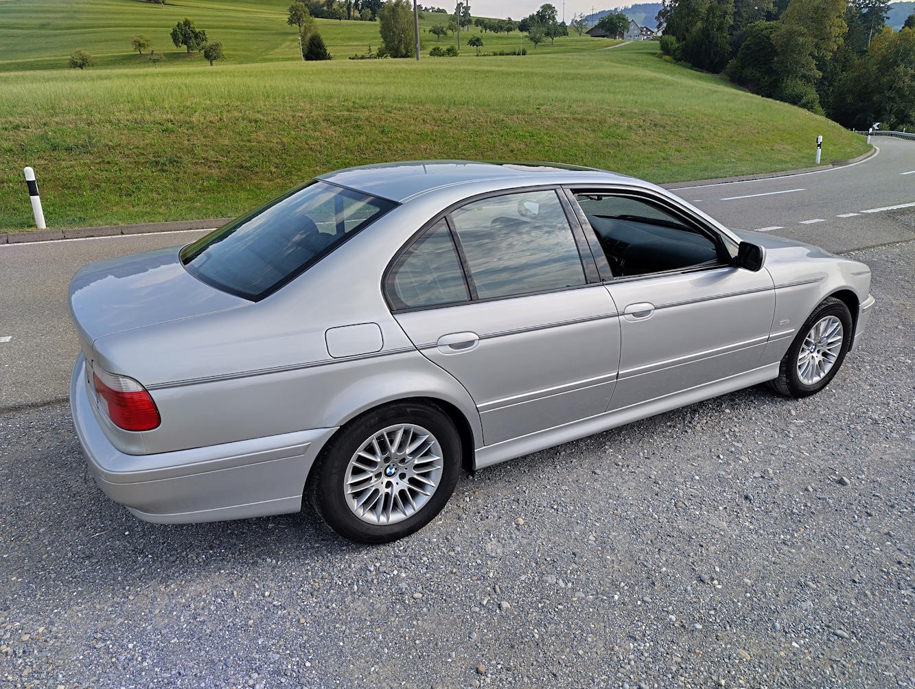 BMW 540i-image-4