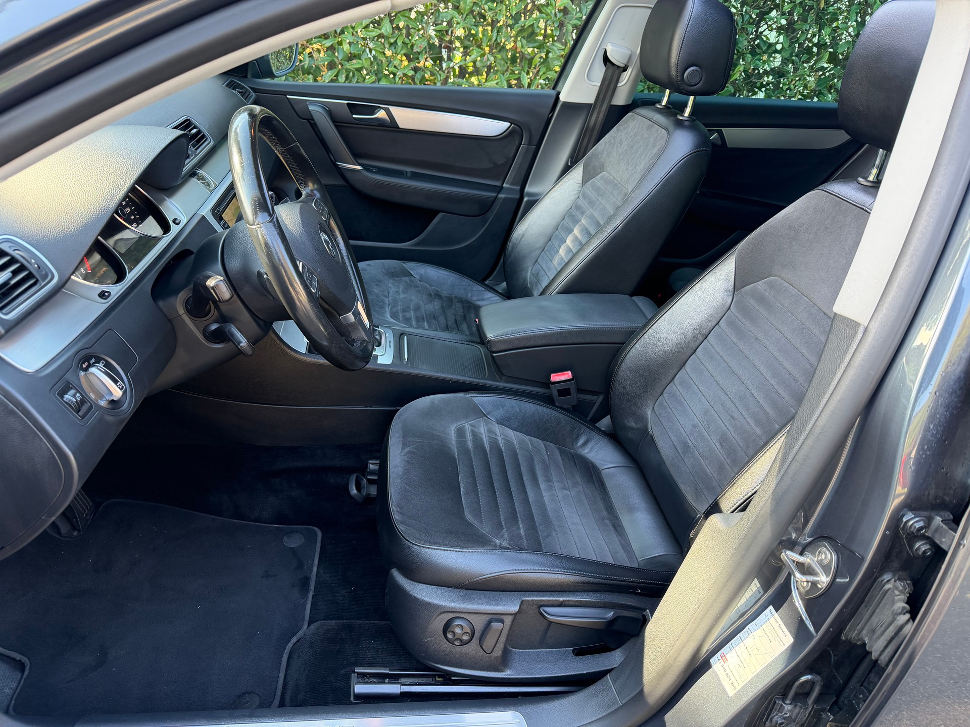 VW Passat Variant 3.6 FSI Highline 4Motion DSG-image-5