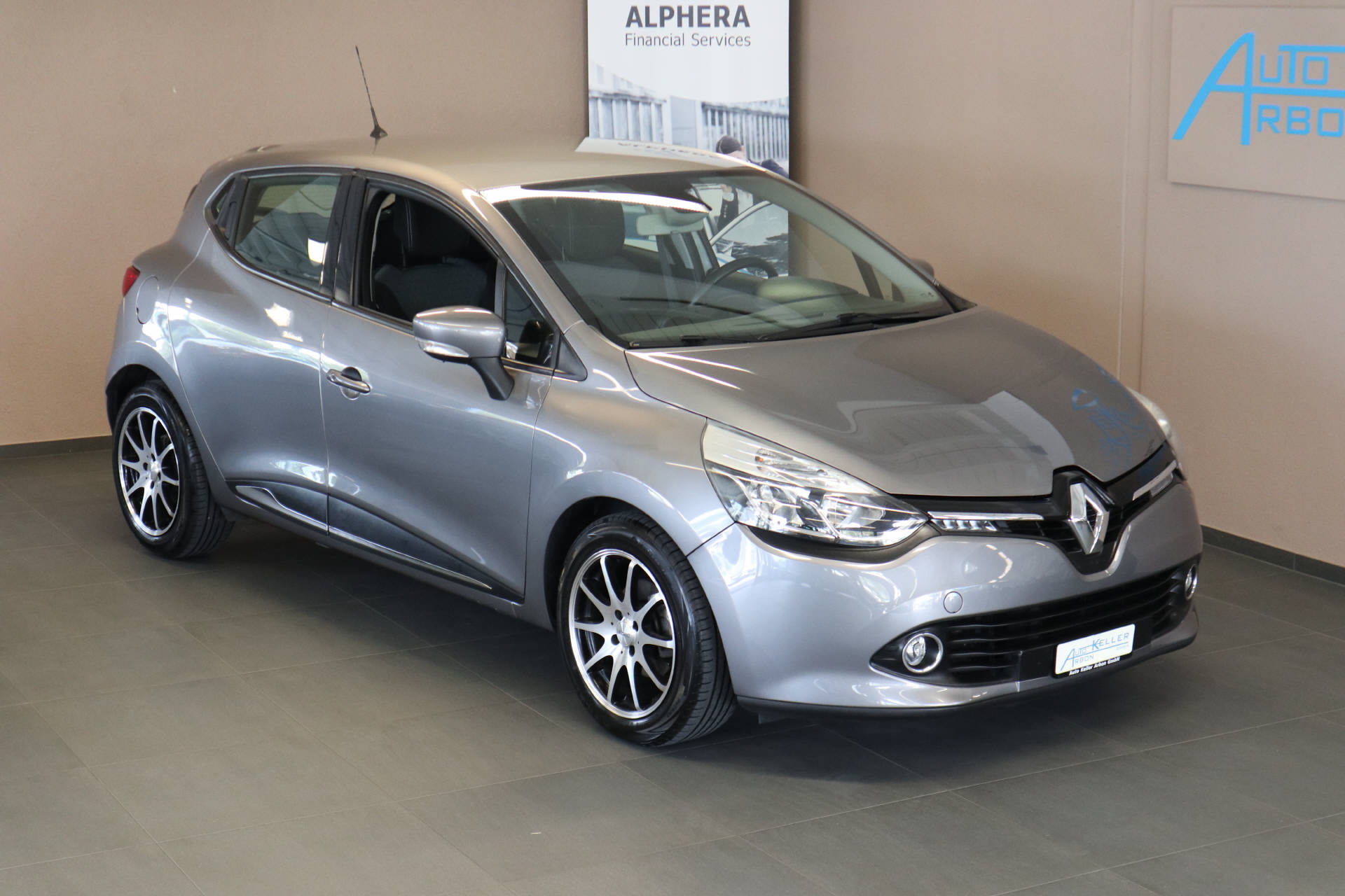 RENAULT Clio 1.2 TCe 120 Dynamique-image-1
