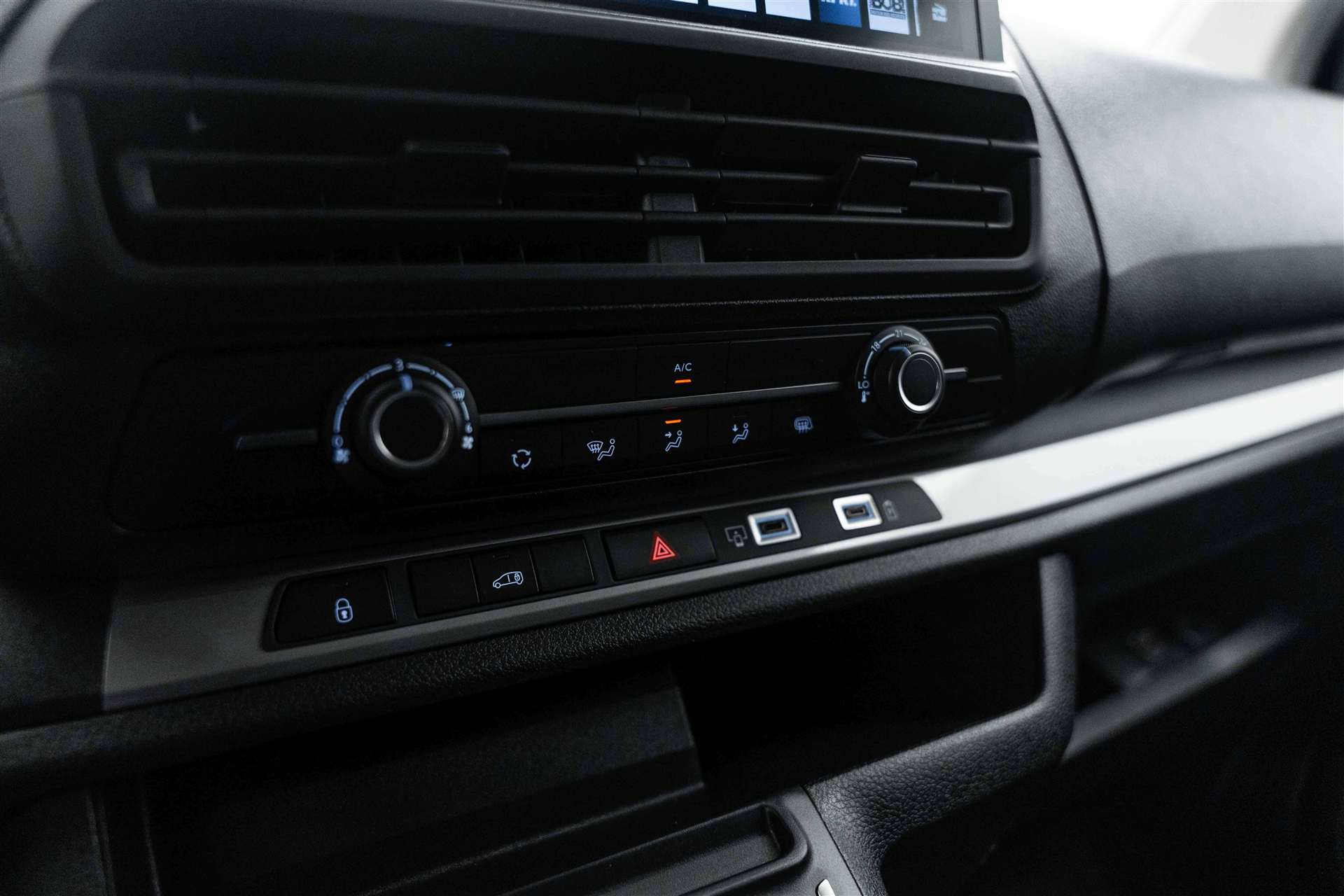 FIAT FIAT Scudo 2.0 BlueHDi L3 EAT8-image-19