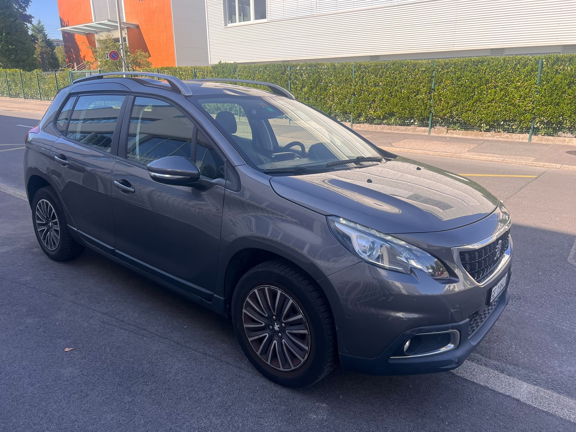PEUGEOT 2008 1.2 PureTech Active EAT6-image-2