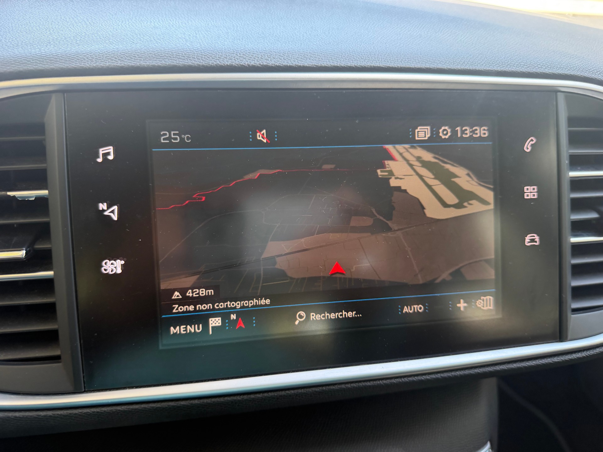 PEUGEOT 2008 1.2 PureTech Active EAT6-image-12