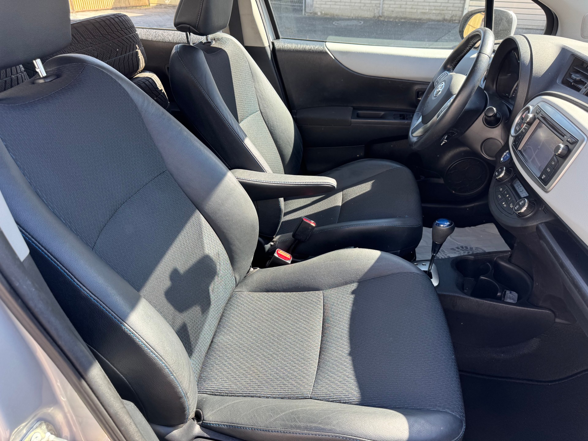 TOYOTA Yaris 1.5 VVT-i Hybrid Sol CVT-image-8