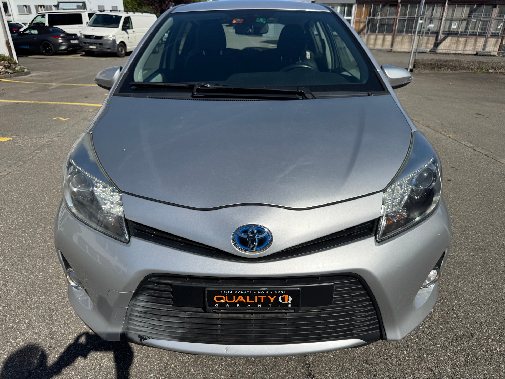 TOYOTA Yaris 1.5 VVT-i Hybrid Sol CVT-image-1