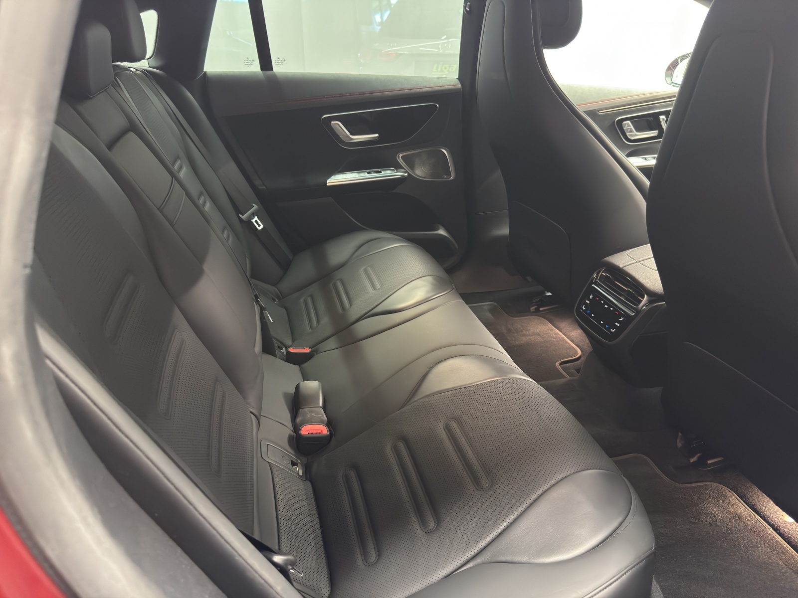 MERCEDES-BENZ AMG EQE 43 4Matic-image-9