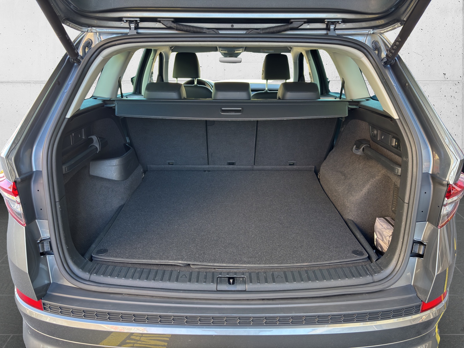 SKODA Kodiaq 2.0 TDI CR L&K 4x4 DSG mit AHK, ergoLedersitzen & aktiver Klimatisierung-image-7