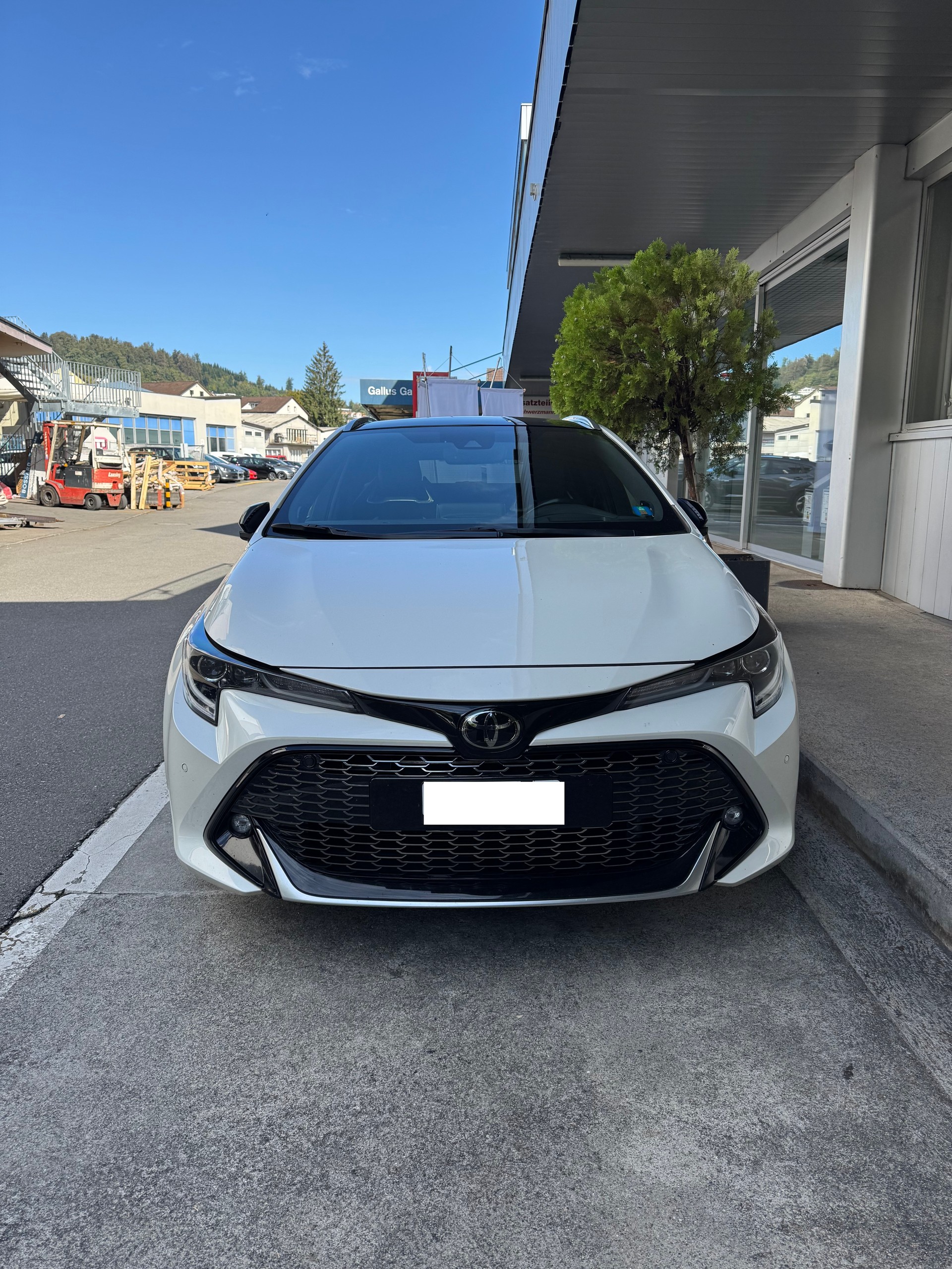 TOYOTA Corolla Touring Sports 2.0 HSD GR-S e-CVT-image-1