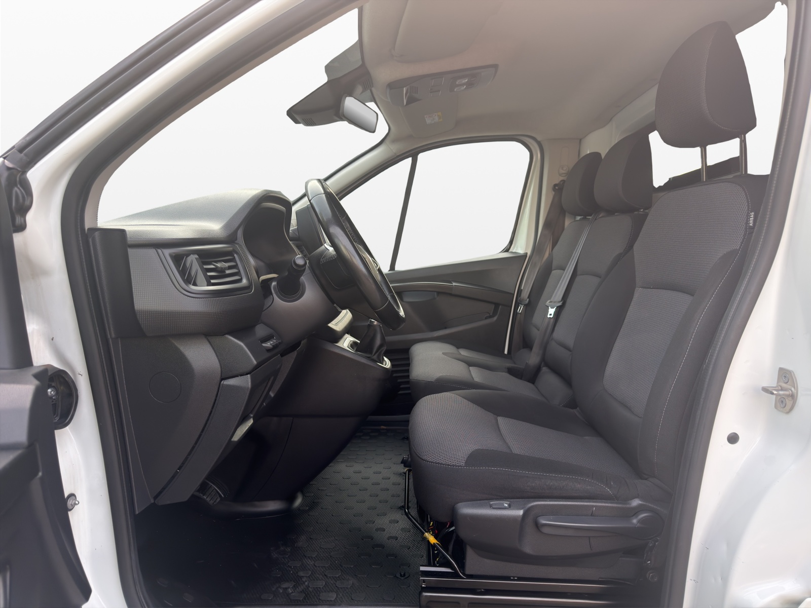 RENAULT Trafic 2.0 Blue dCi 170 Advance L2H1 EDC EN-image-8