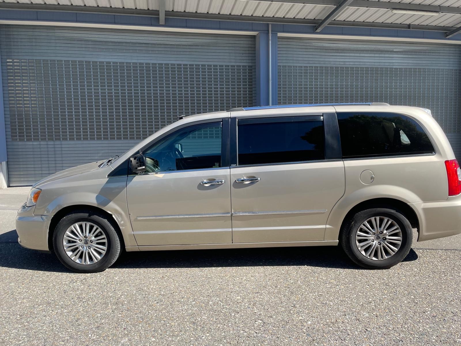 LANCIA Voyager 2.8D Platinum Automatic-image-1