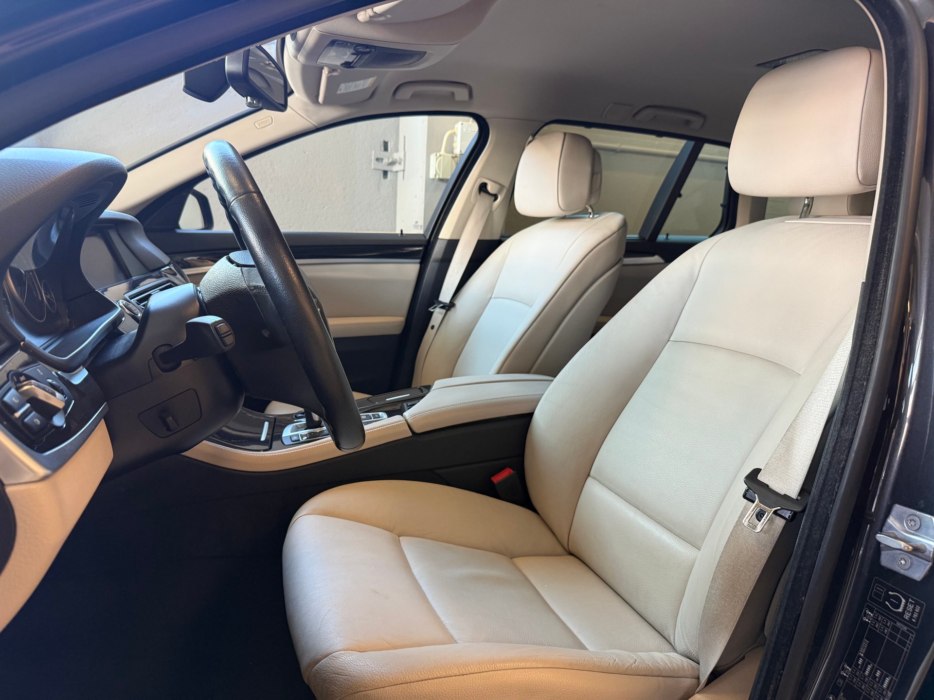 BMW 525d xDrive Touring Steptronic-image-11