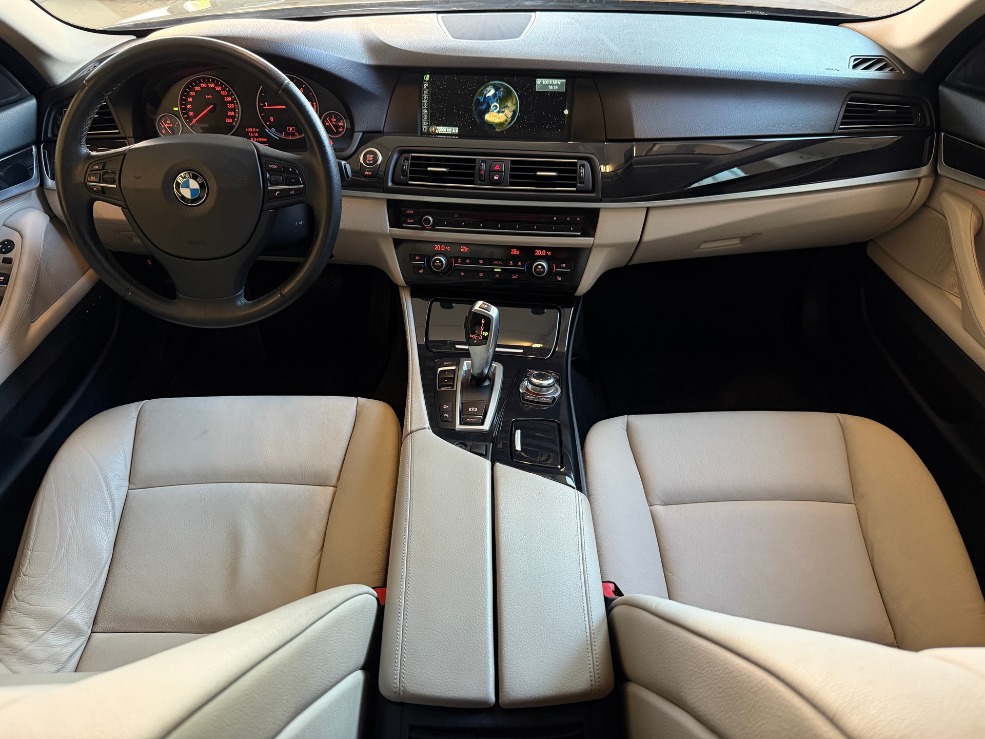 BMW 525d xDrive Touring Steptronic-image-13