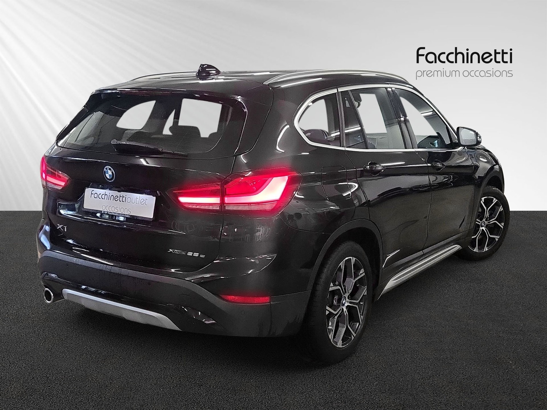 BMW X1 xDrive 25e xLine Steptronic-image-2