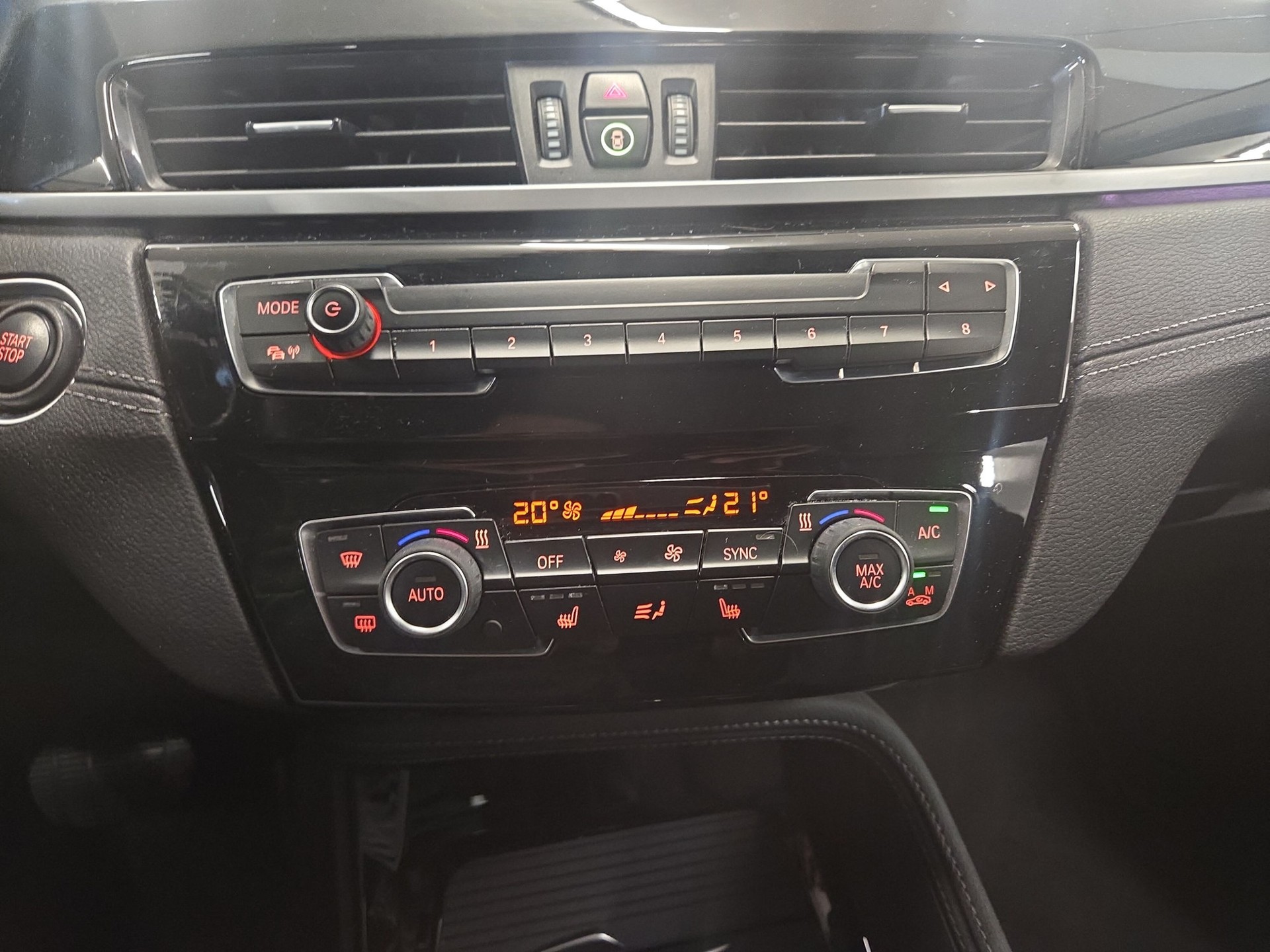 BMW X1 xDrive 25e xLine Steptronic-image-12